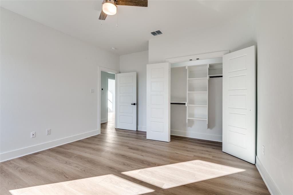 2827 Grafton Avenue. Dallas, TX 75211