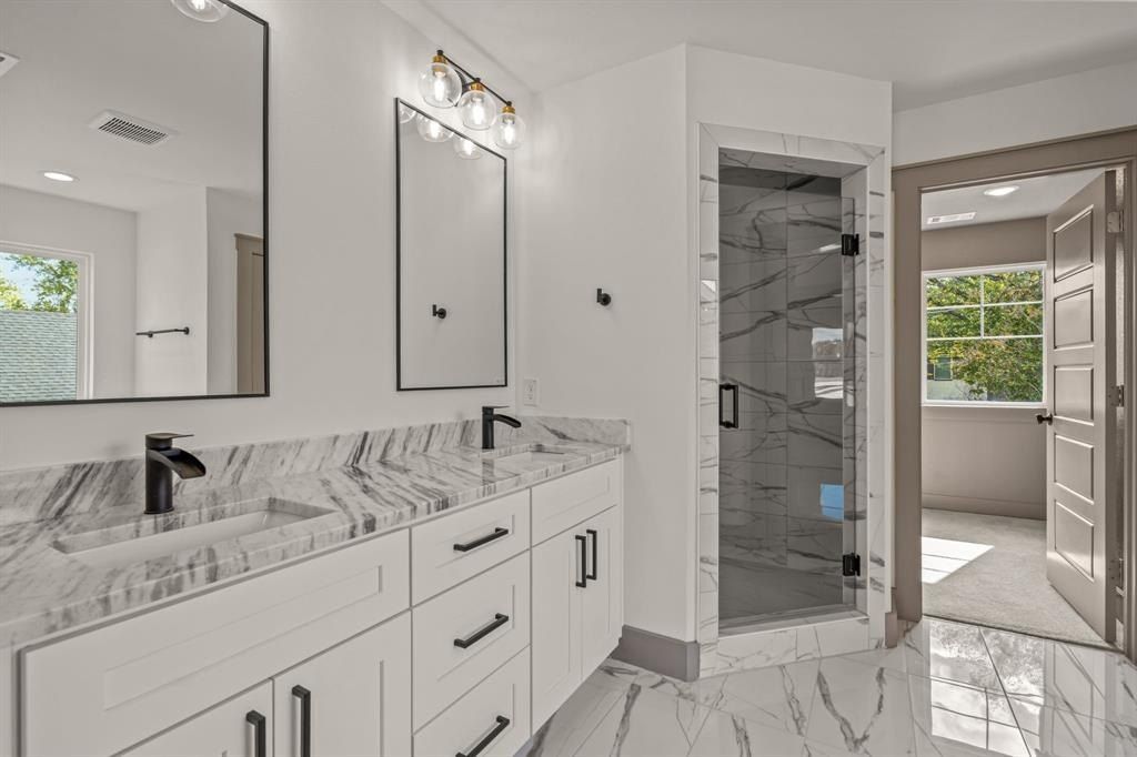 5720 Randolph Court. Westworth Village, TX 76114