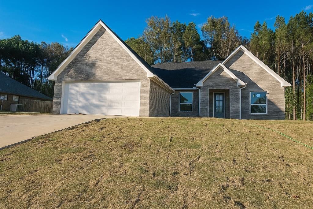 801 Willow Oak Drive. Atlanta, TX 75551