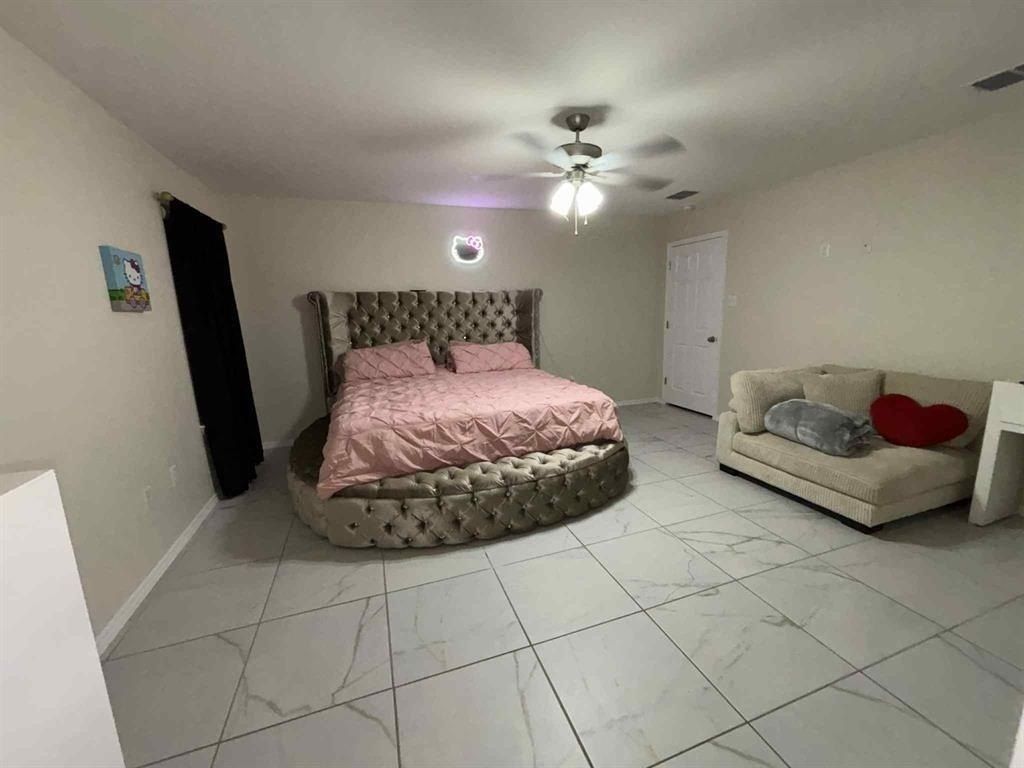 5821 Colegio Ln. Laredo, TX 78046