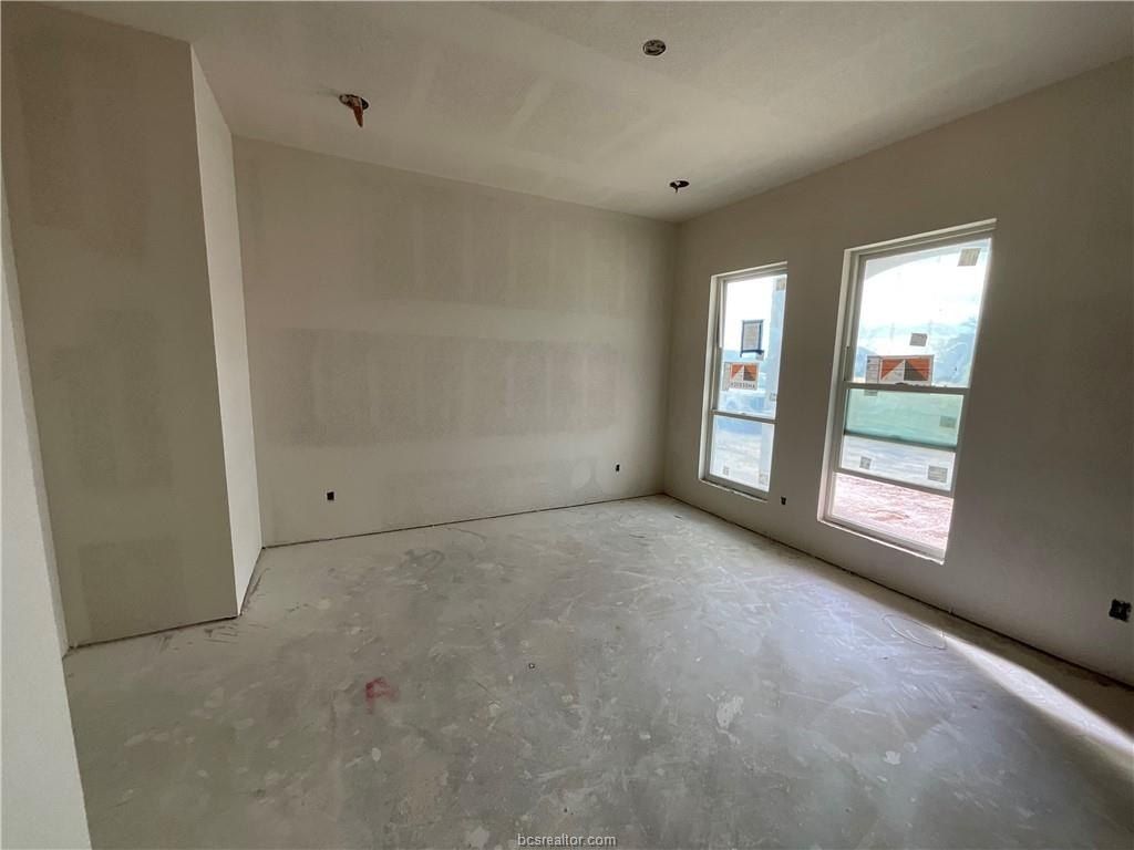 4801 Sunburst Court. College Station, TX 77845