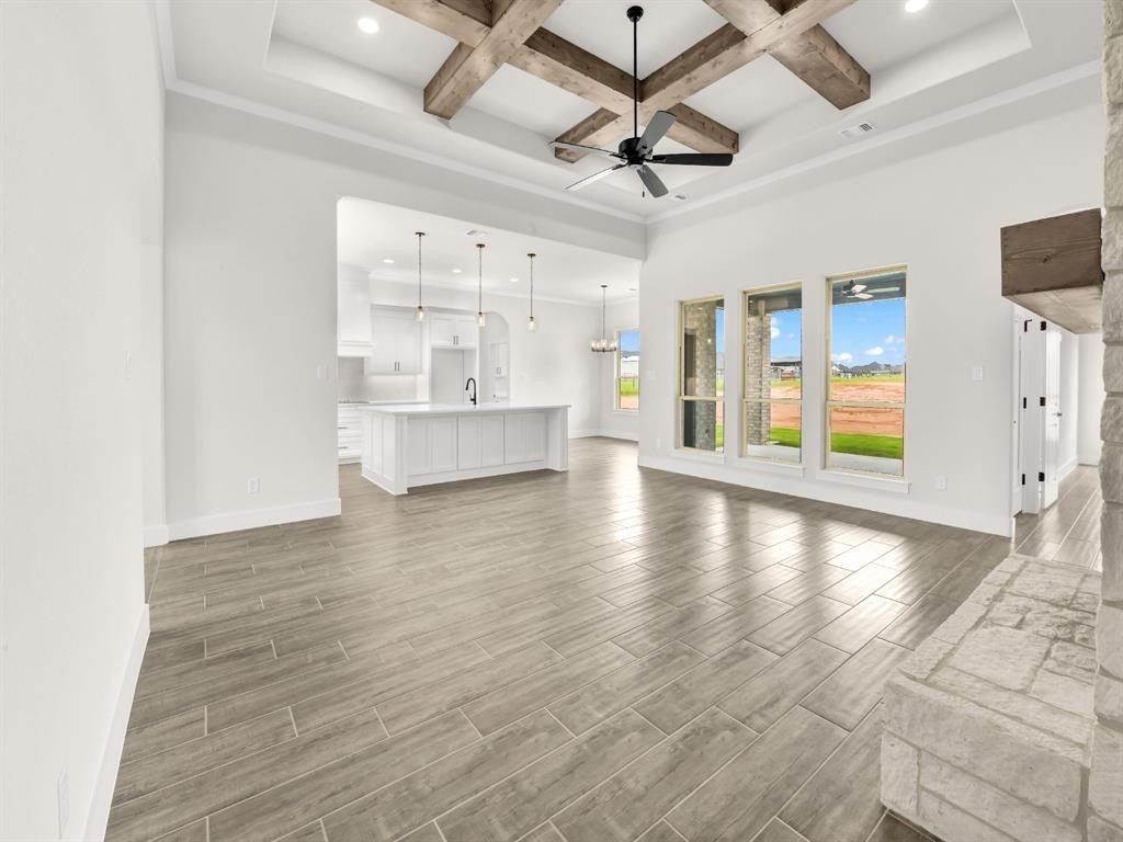 1991 Johnnie Drive. Springtown, TX 76082