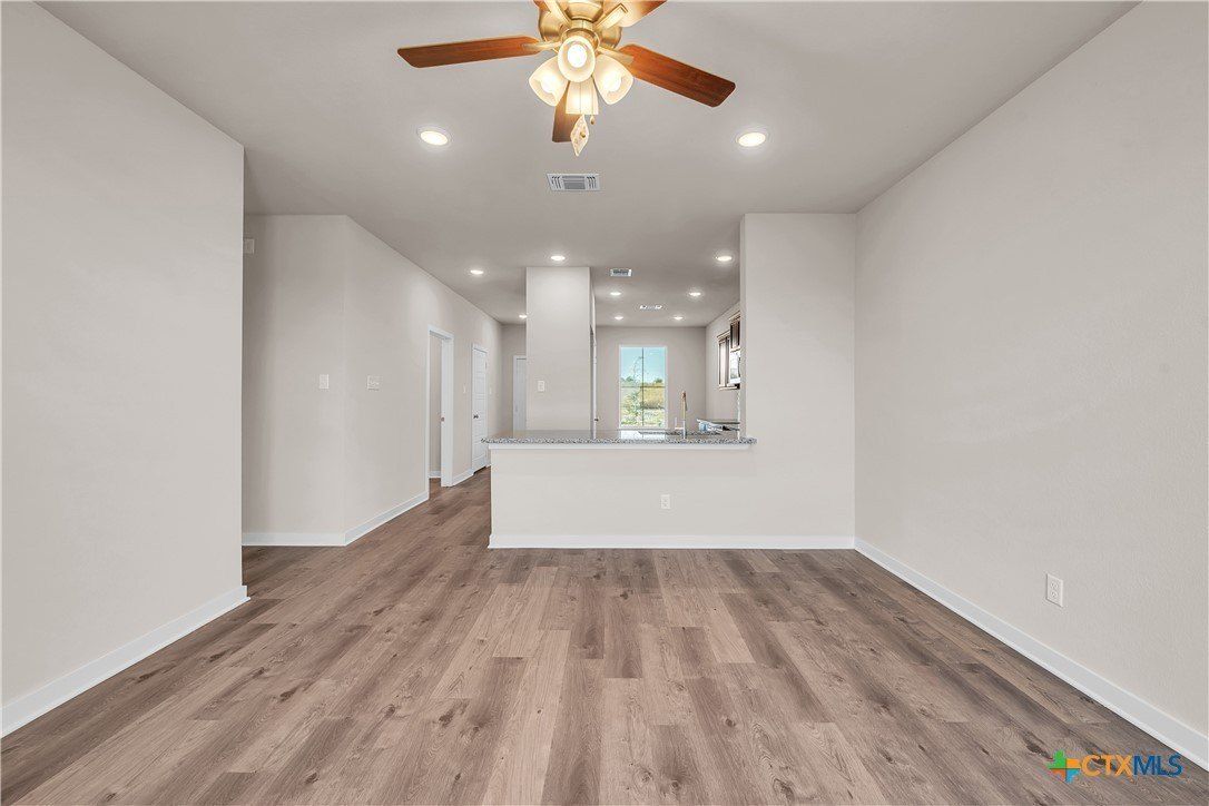 406 University Avenue. Troy, TX 76579