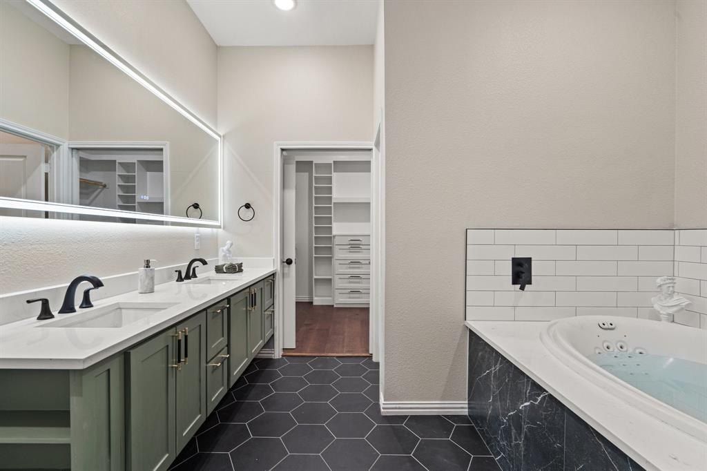 2514 Carpenter Avenue. Dallas, TX 75215