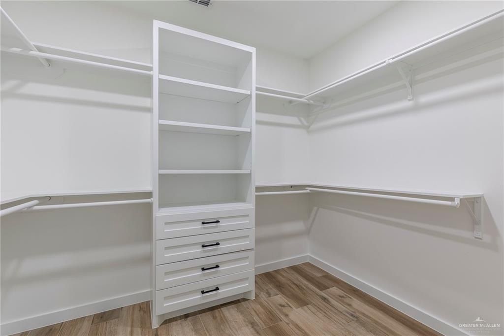 5706 N 44Th Lane. McAllen, TX 78504