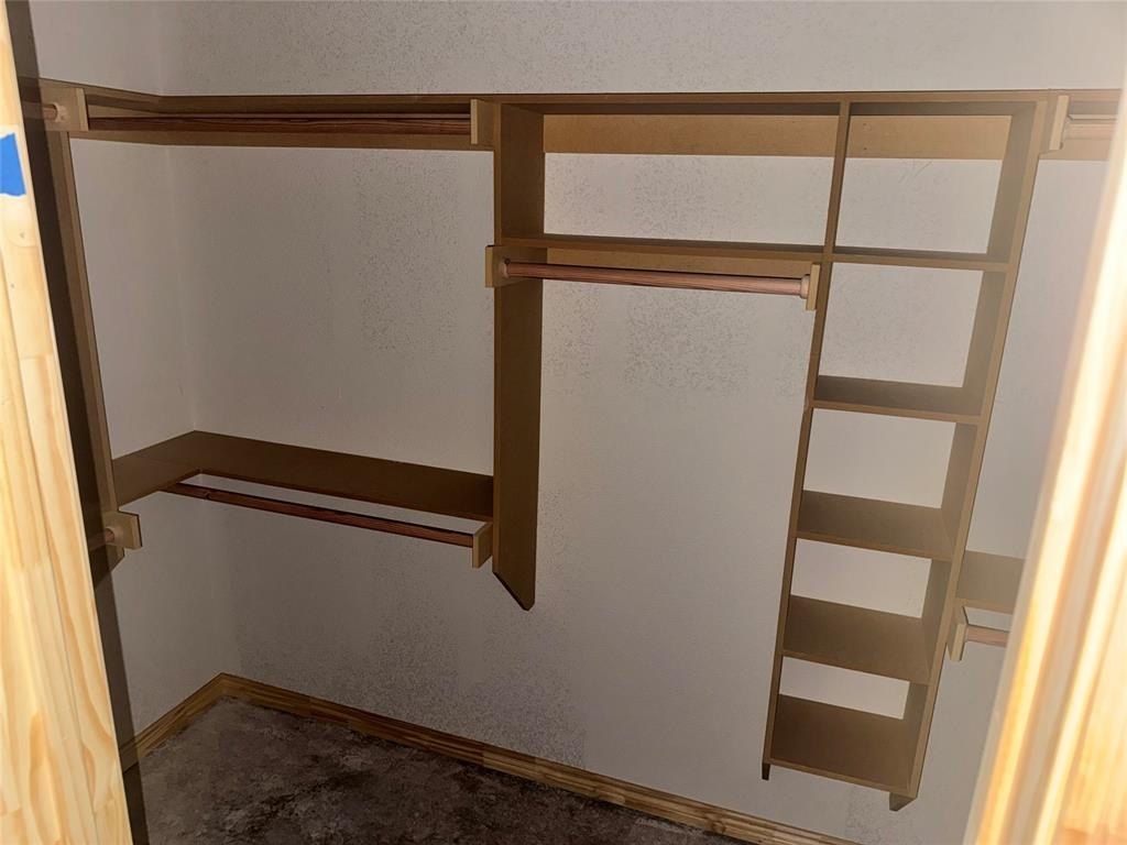 195 Agnes Circle. Springtown, TX 76082