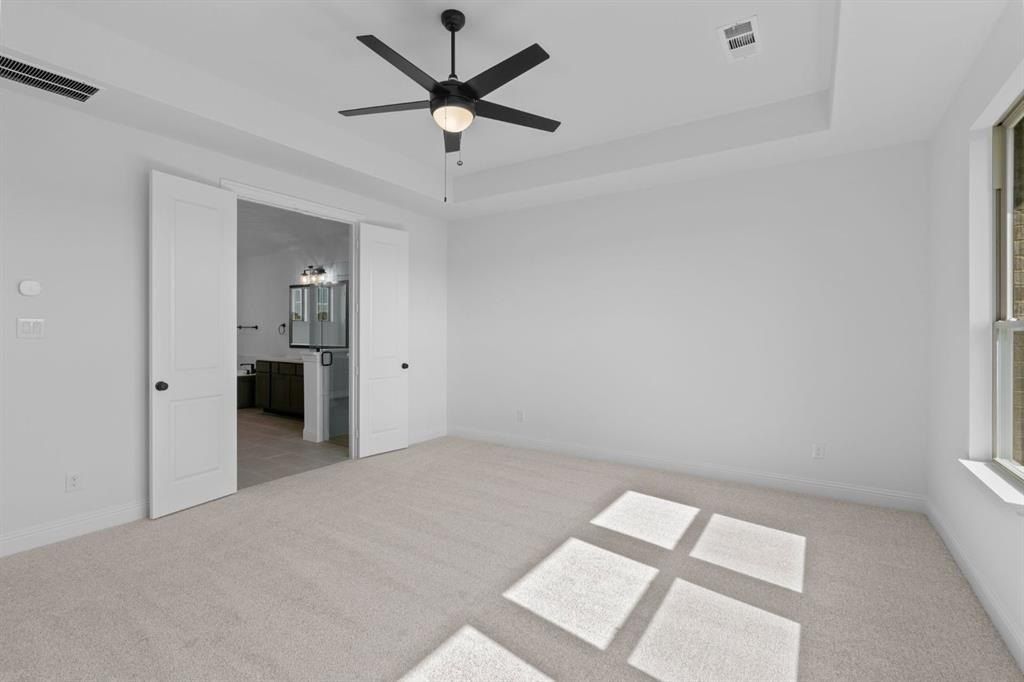 1099 Paradise Parkway. Poolville, TX 76487