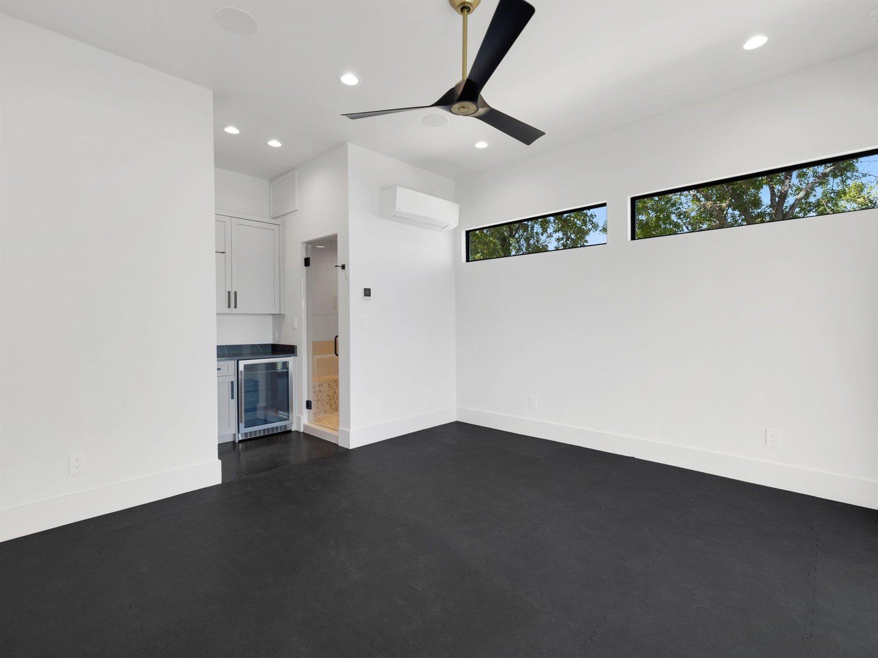 115 Estate Drive. Horseshoe Bay, TX 78657