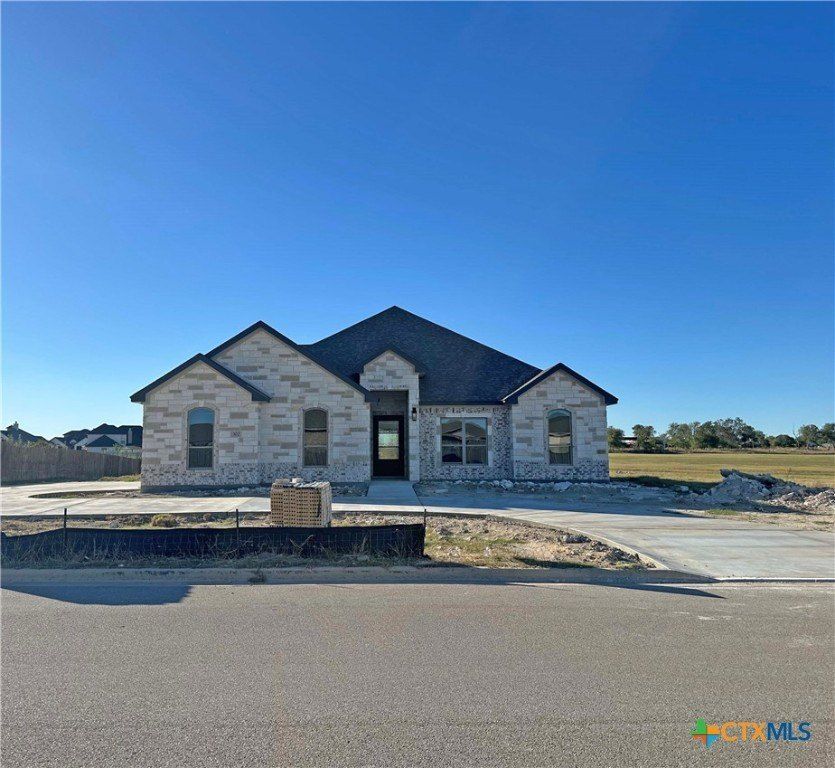 302 Lee Mays Boulevard. Troy, TX 76579