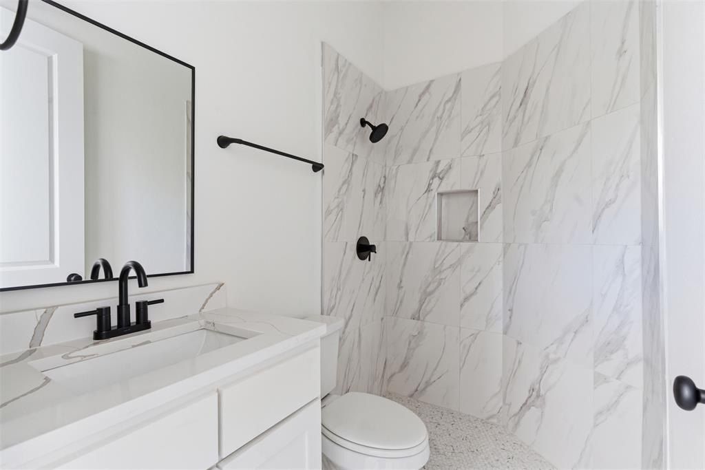 1552 Lakeridge Boulevard. Sunset, TX 76270