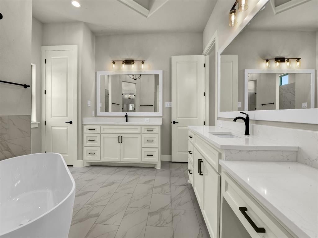 124 Desperado Way. Weatherford, TX 76088