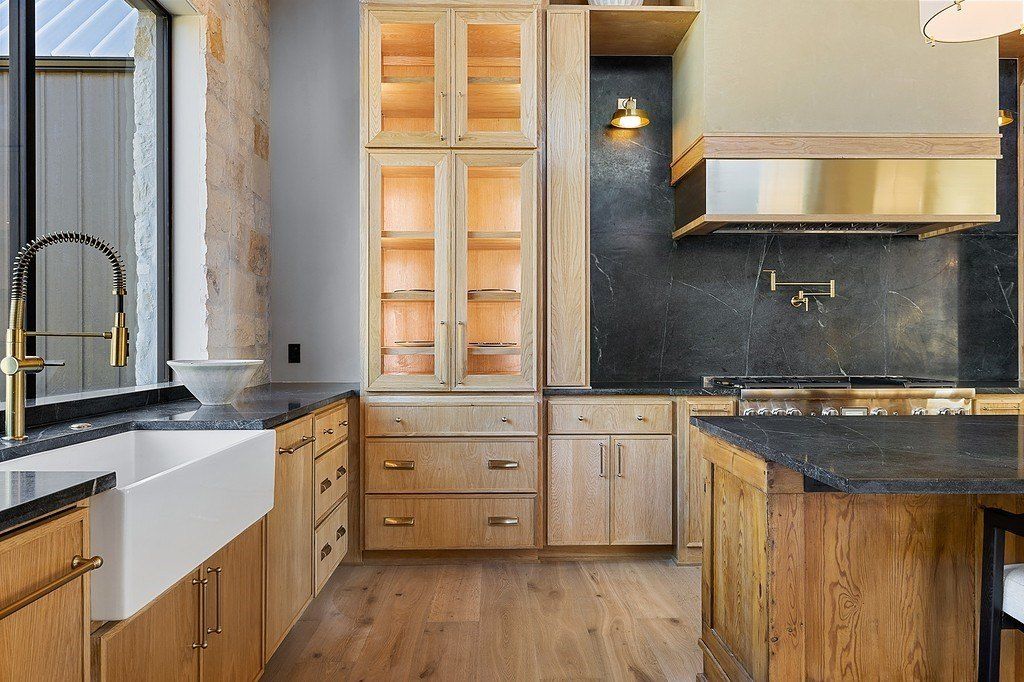 1030 Hackemack Road. Round Top, TX 78954