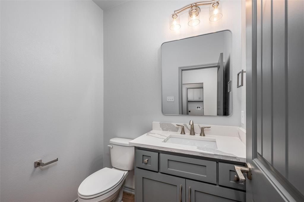 213 Anchor Lane. Gun Barrel City, TX 75156