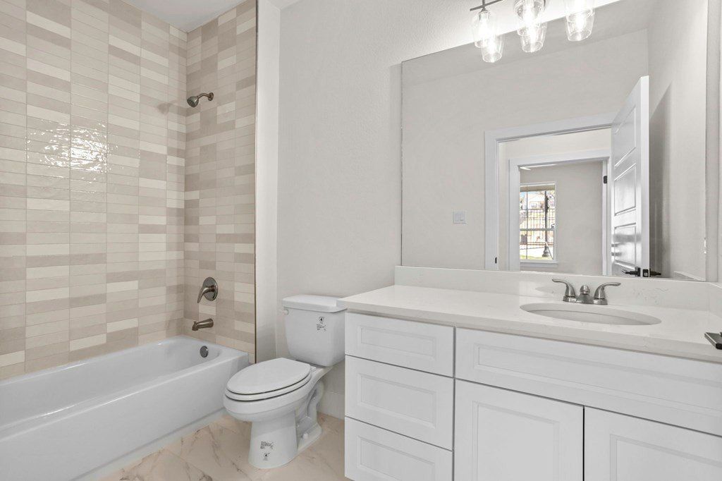 1901 N Chateau Lane. Kerrville, TX 78028