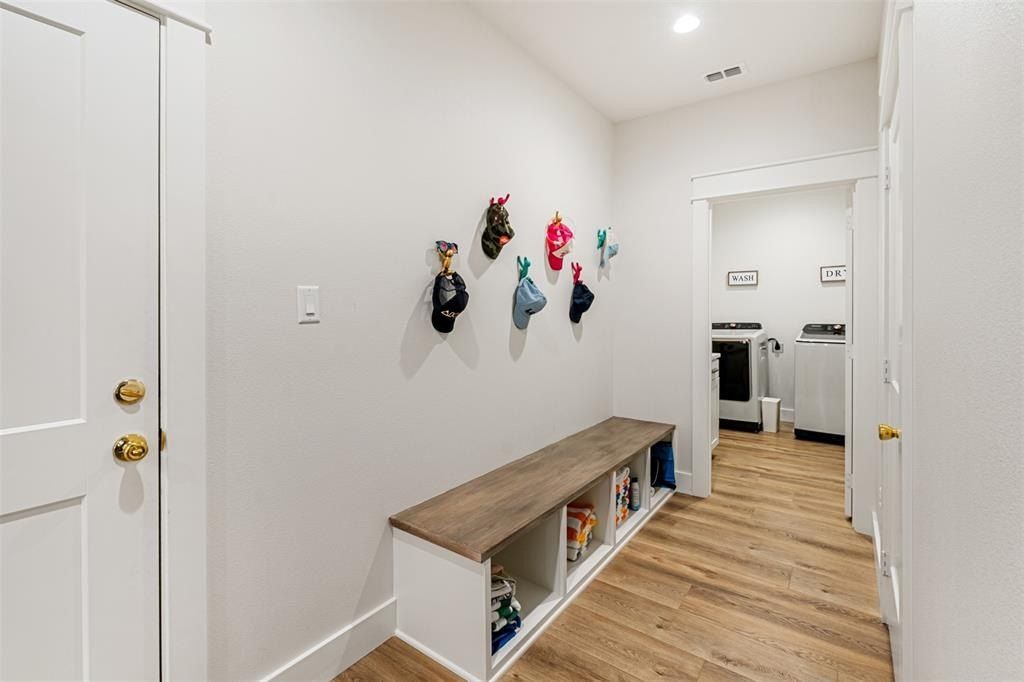 721 Clubview Drive. Kemp, TX 75143