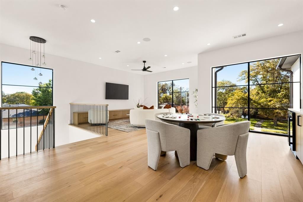 8604 Lockhaven Drive. Dallas, TX 75238