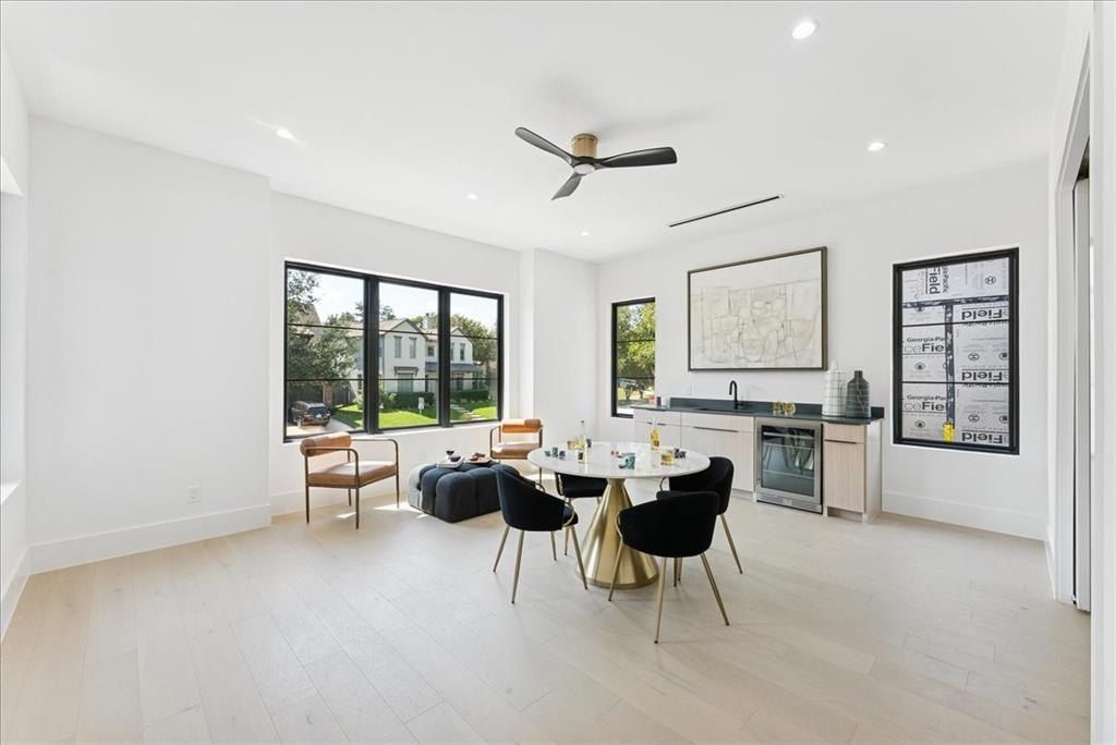 7111 Coronado Avenue. Dallas, TX 75214