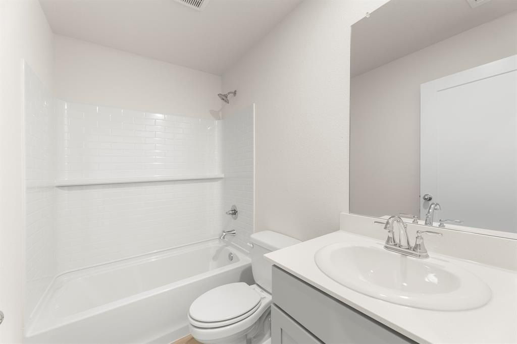 1413 Steadman Street. Sherman, TX 75092