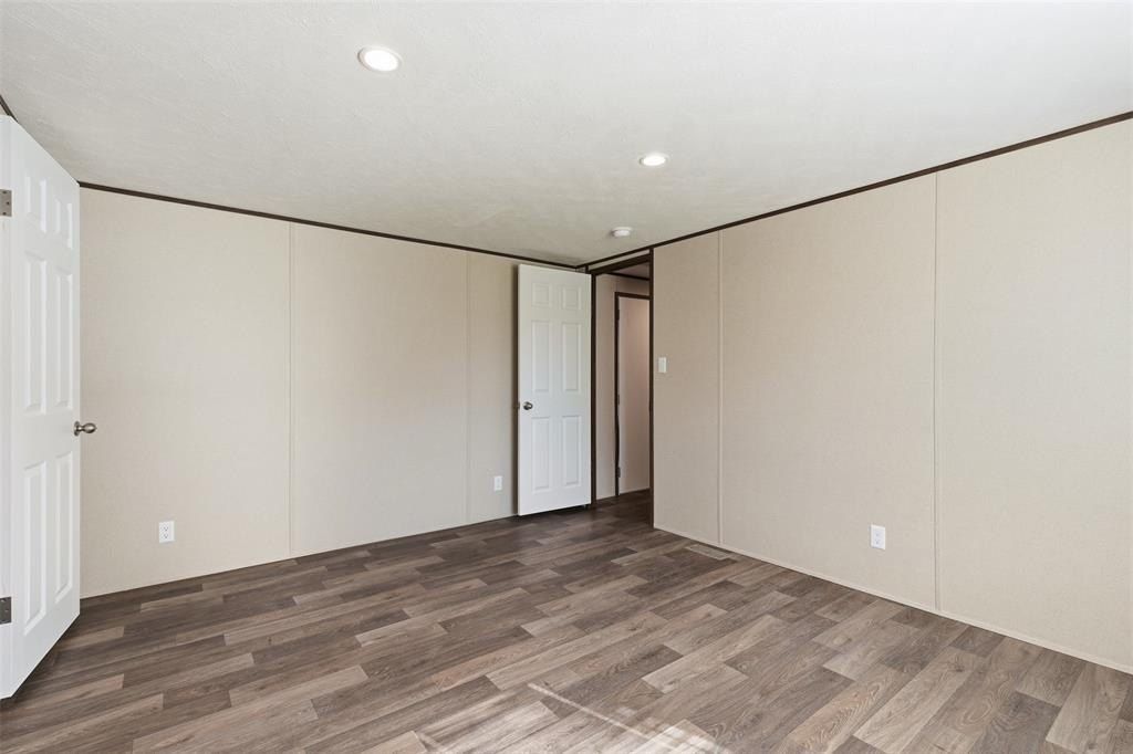 5422 Clear View Drive. Granbury, TX 76048