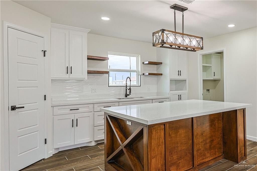 1312 Apache Trail. Alamo, TX 78516