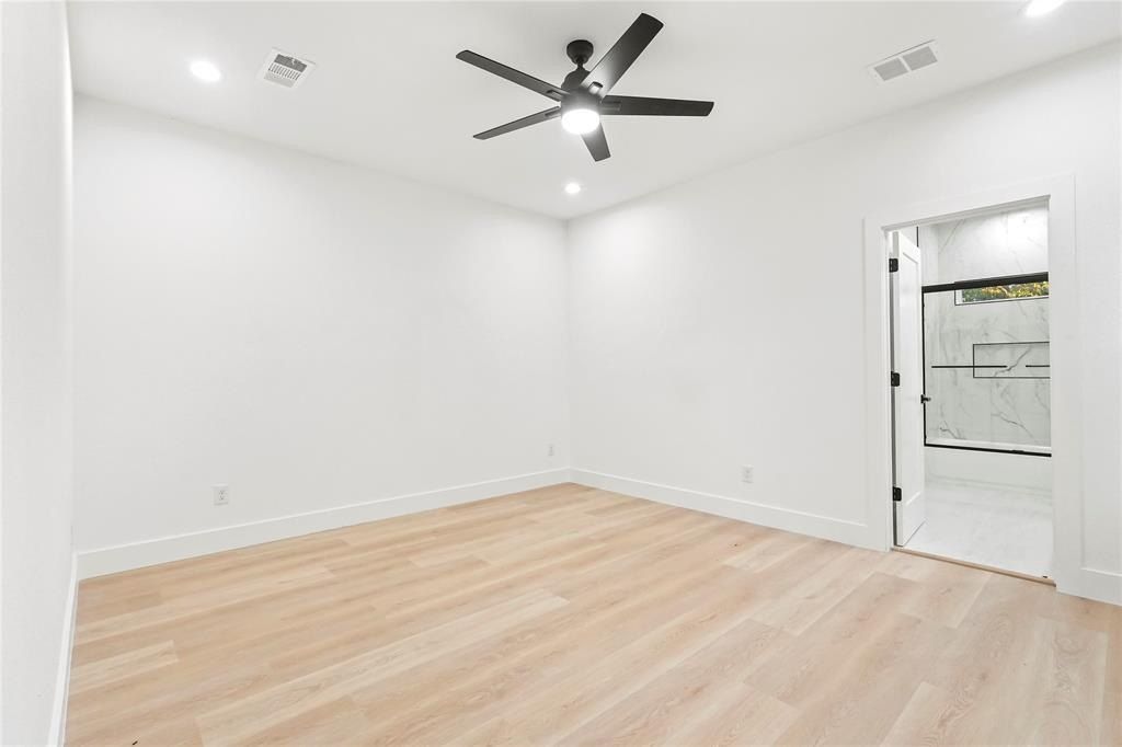 4230 Aztec. Dallas, TX 75216