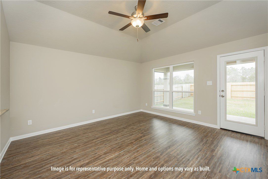 1912 Meridian Loop. Temple, TX 76504