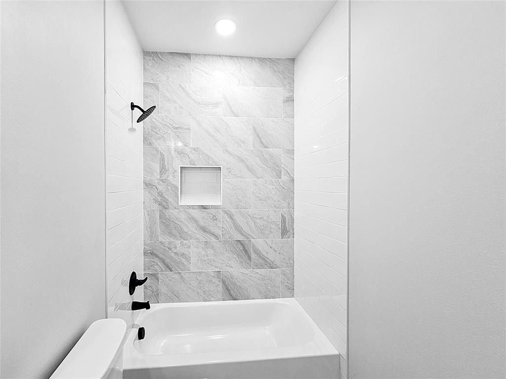 328 Whispering Trl. Gun Barrel City, TX 75156