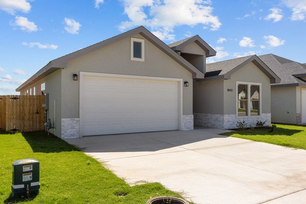 8642 Santa Isabella. Odessa, TX 79765
