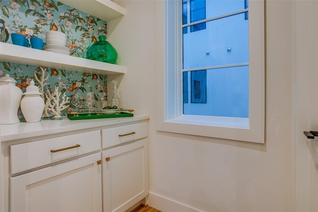 7207 Gaston Avenue. Dallas, TX 75206