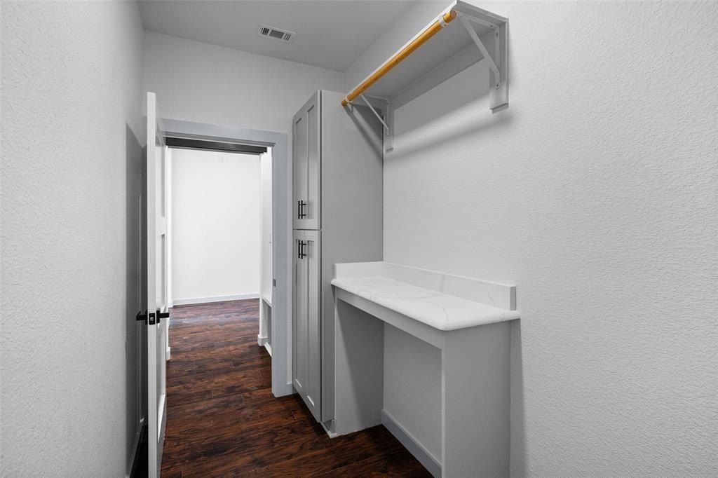 4608 Eagle Nest Court. Granbury, TX 76048