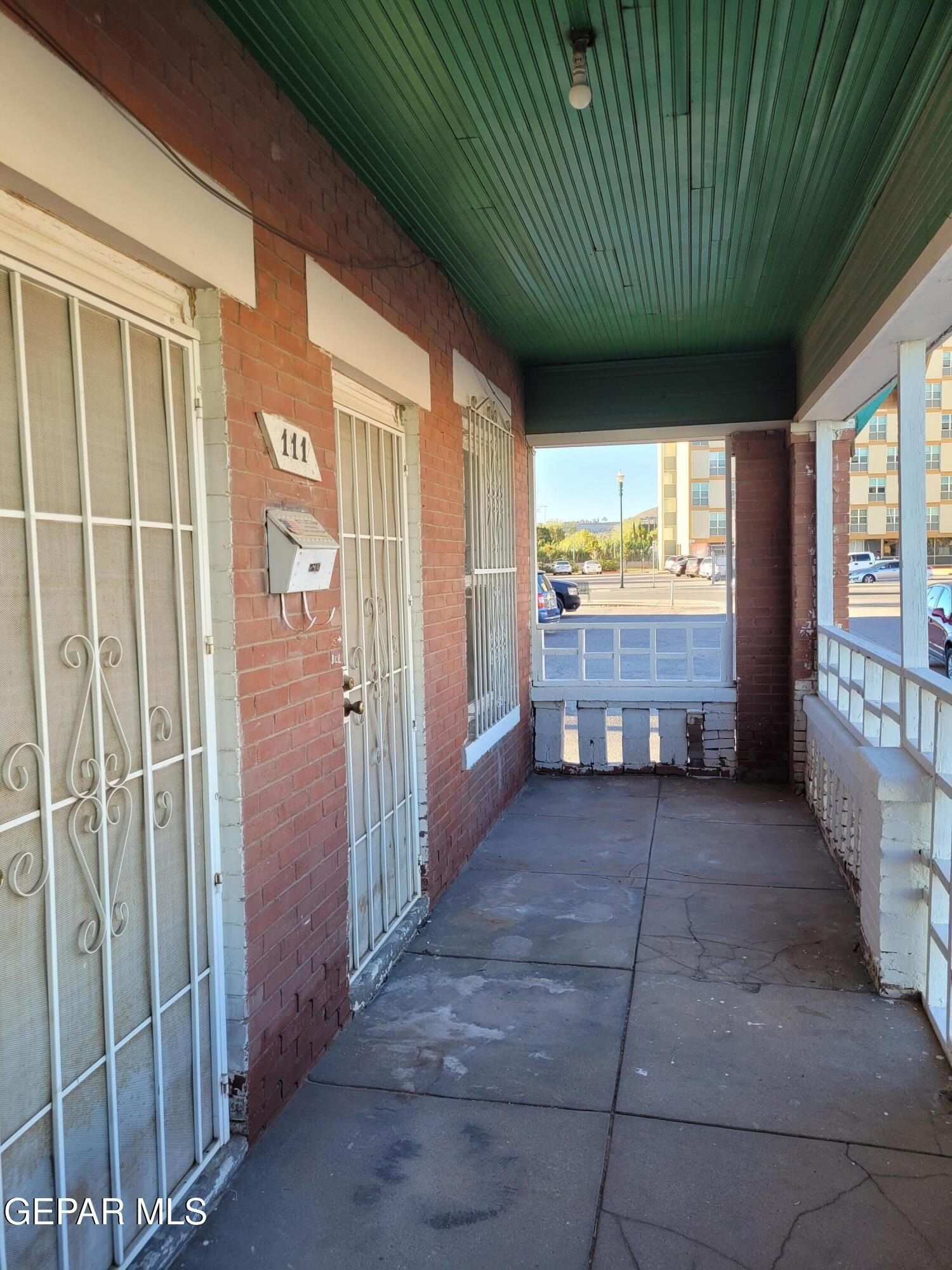 111 Park. El Paso, TX 79901