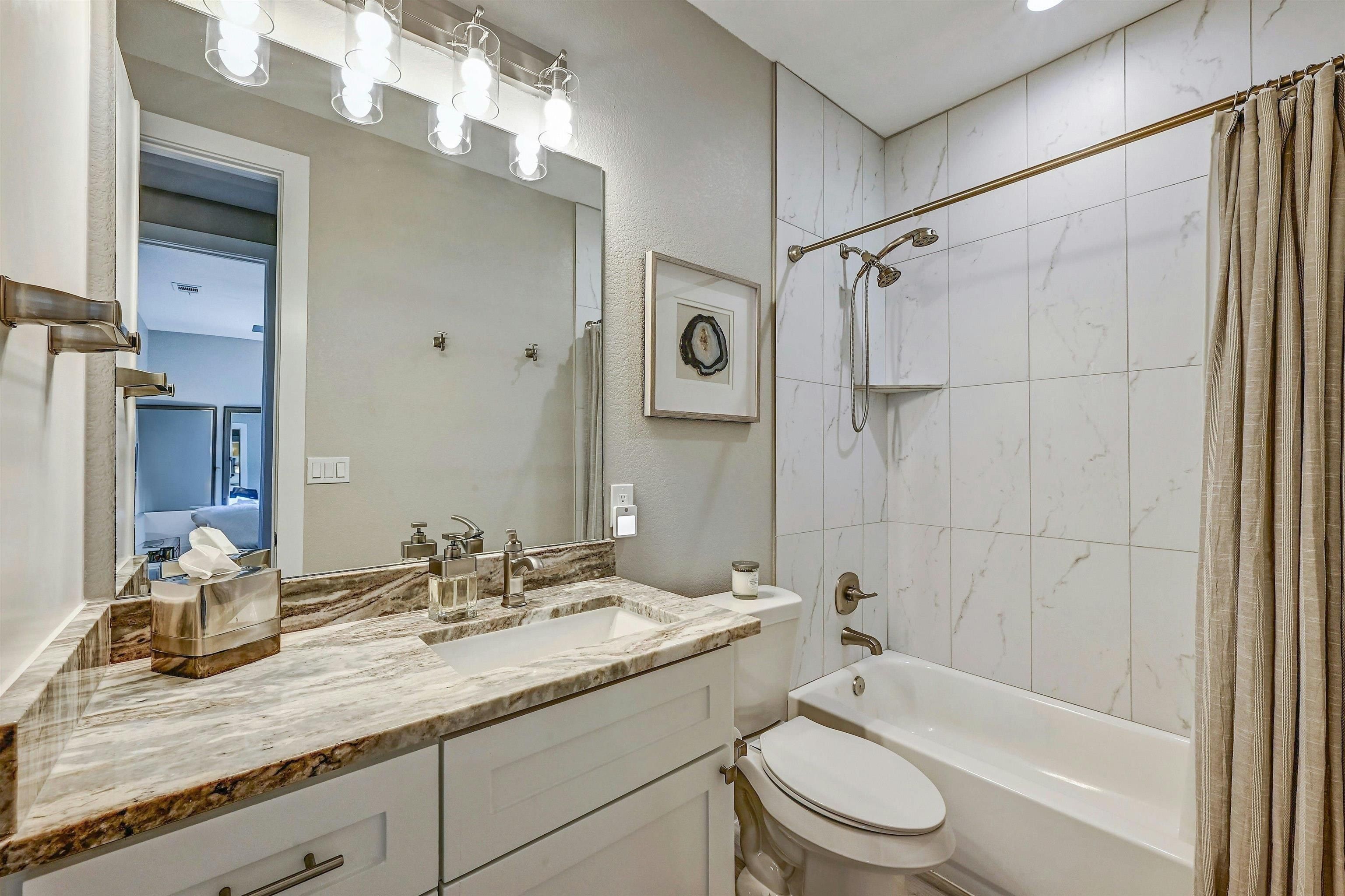 341 Sun Ray. Horseshoe Bay, TX 78657