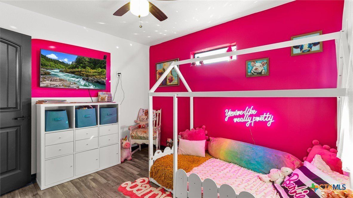 411 Cielo Vista. Canyon Lake, TX 78133