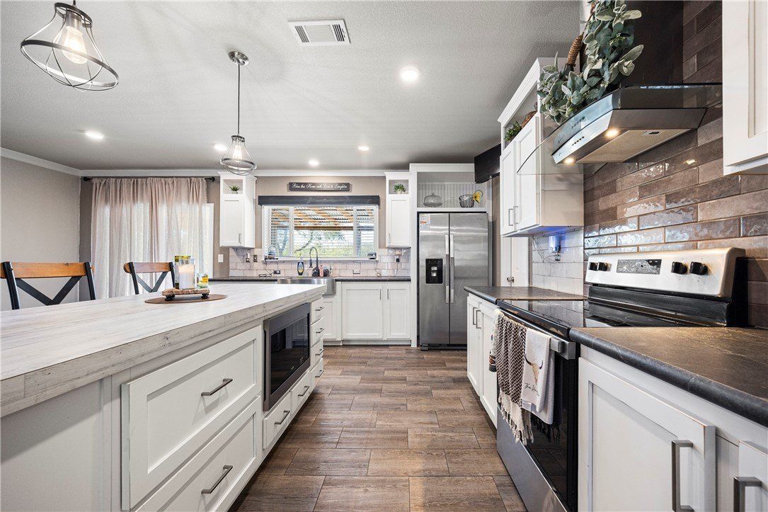 15471 Us Highway 181. Sinton, TX 78387