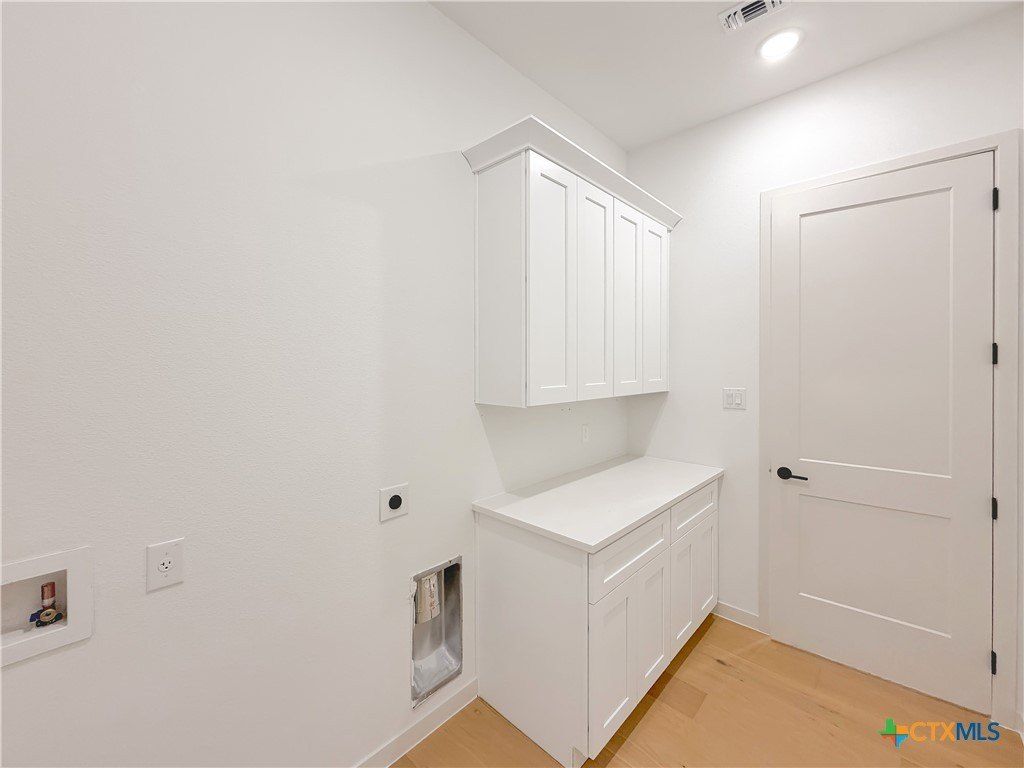 508 Sendera Valley Drive. Canyon Lake, TX 78133