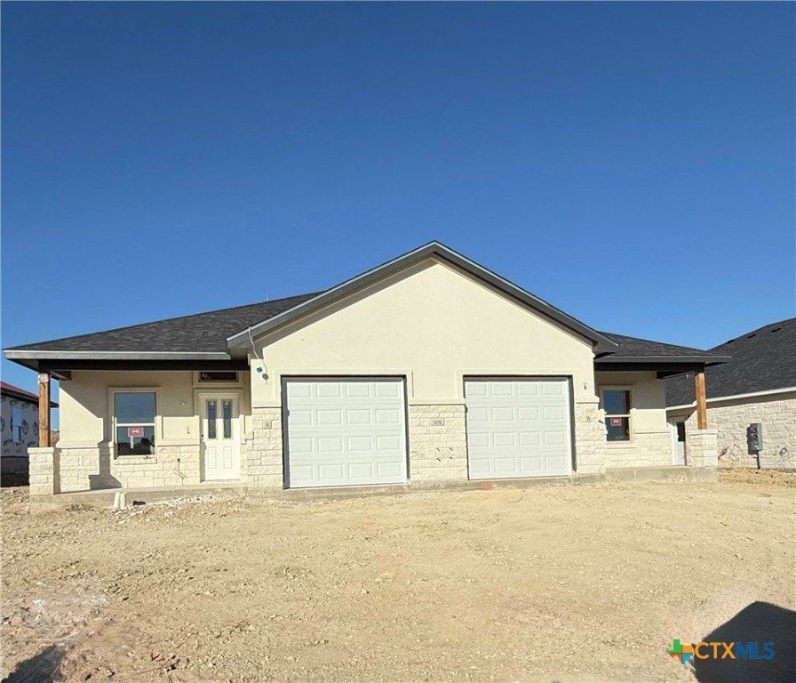 106 Leon Lane. Baytown, TX 77523