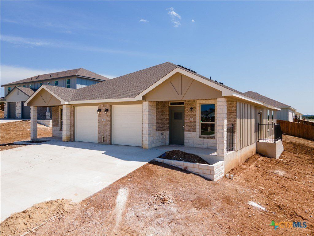 102 Levi Court. Copperas Cove, TX 76522