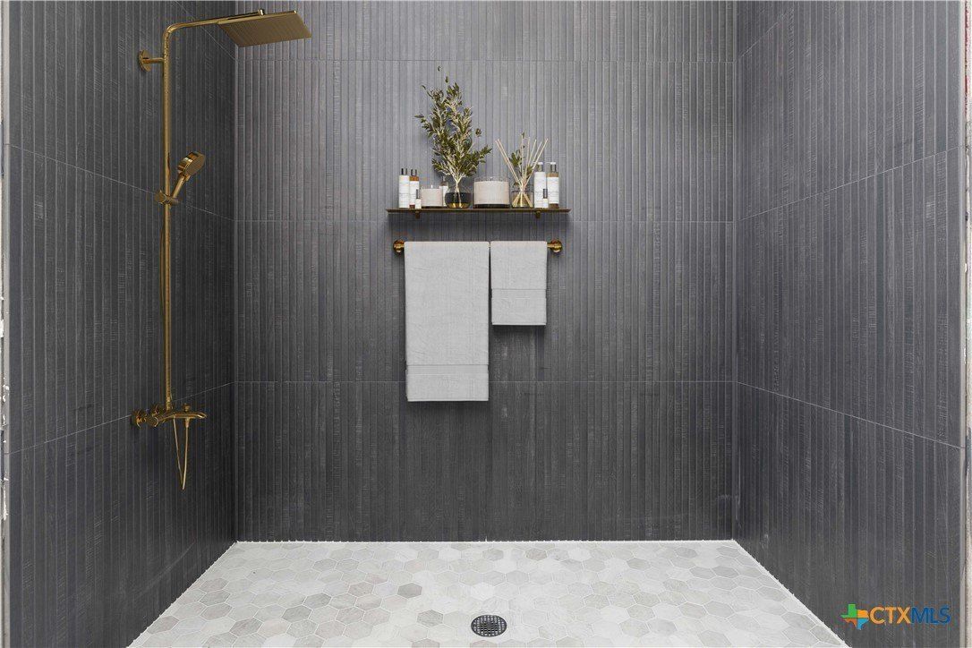 1123 Ledge Path. Canyon Lake, TX 78133