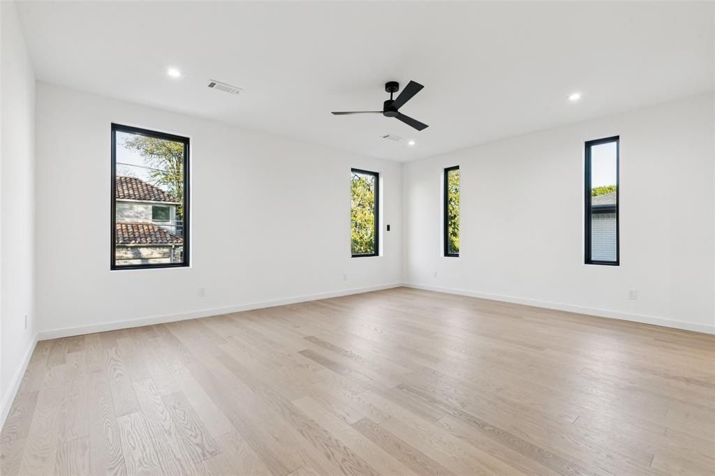 5635 Matalee Avenue. Dallas, TX 75206