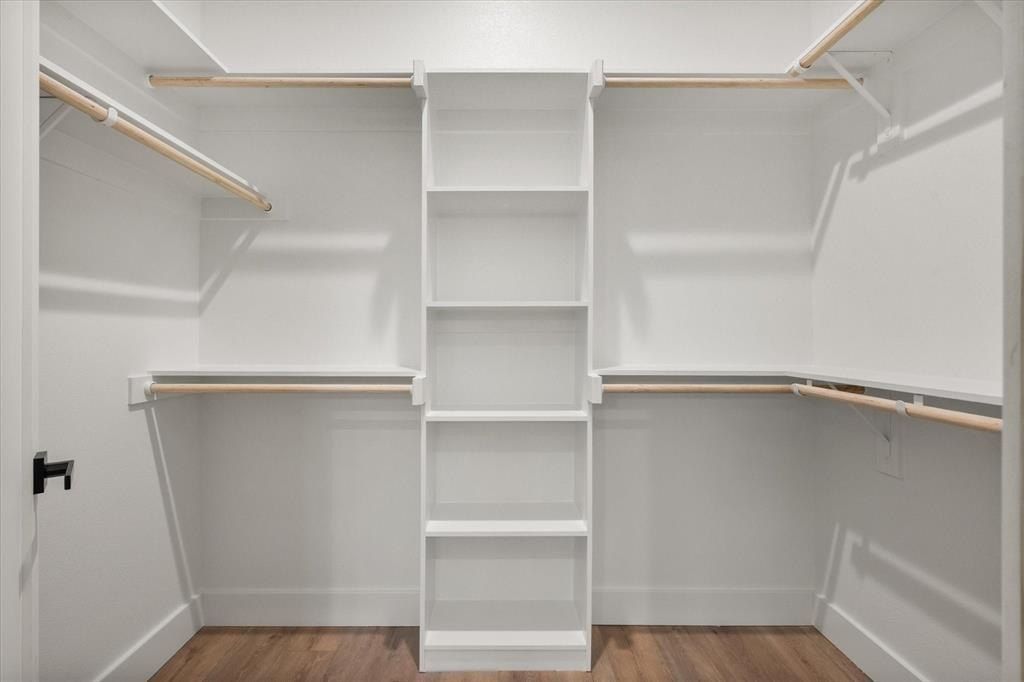 2770 Moffatt Avenue. Dallas, TX 75216