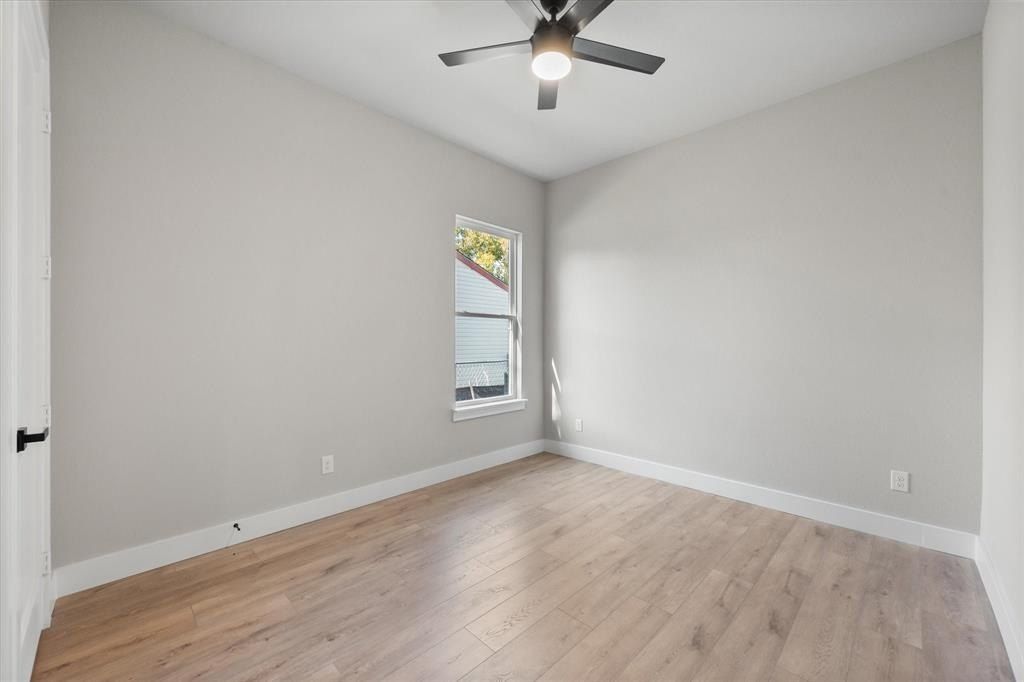 2770 Moffatt Avenue. Dallas, TX 75216