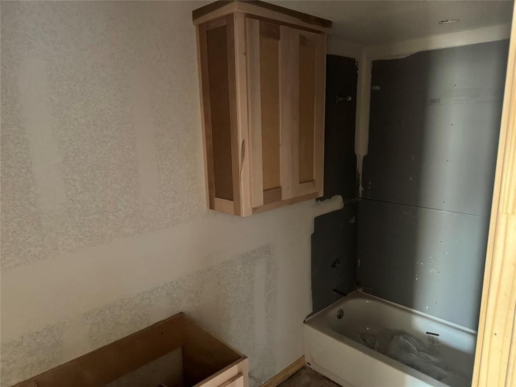 1009 Morgan Court. Springtown, TX 76082