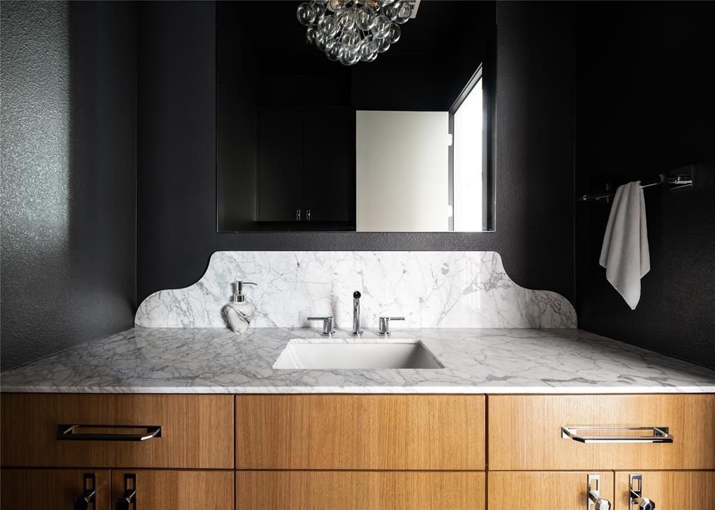 3826 Seguin Drive. Dallas, TX 75220