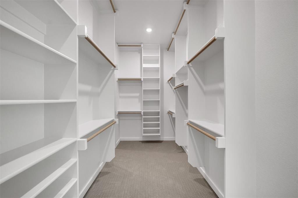 9012 Valley Oak Court. Springtown, TX 76082