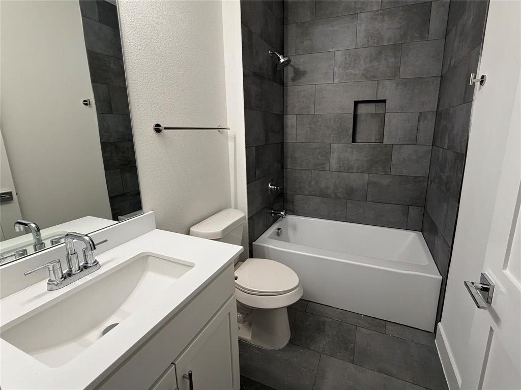 1570 Panama Place. Dallas, TX 75215