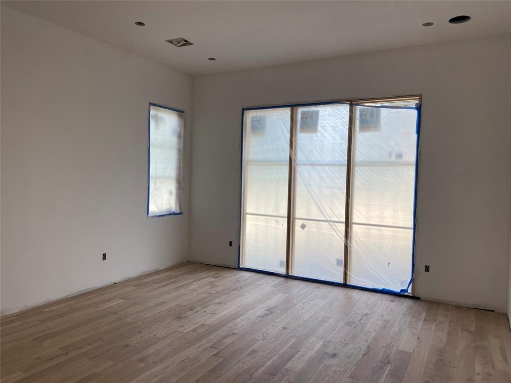 4117 Creekdale Drive. Dallas, TX 75229