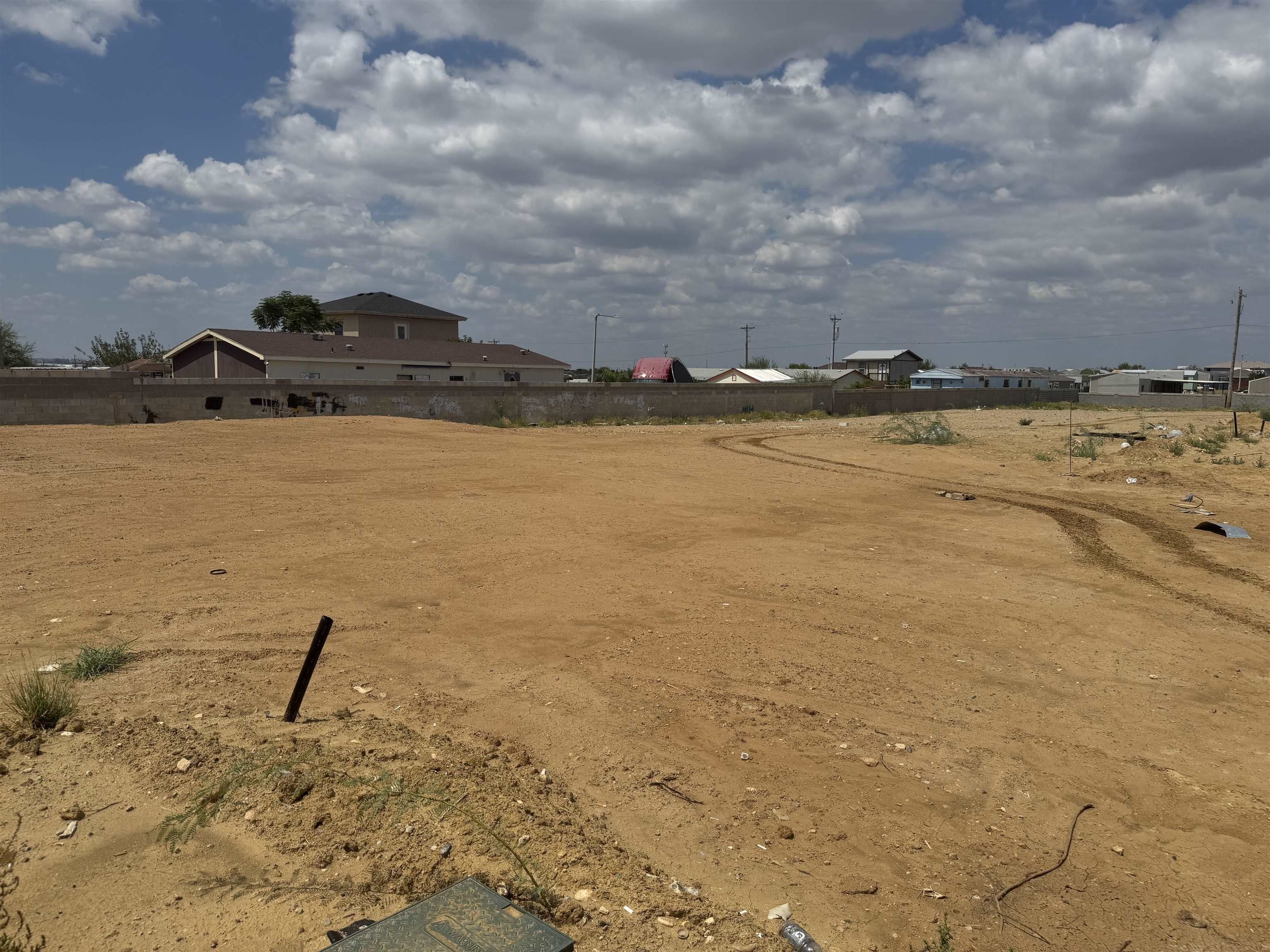 2816 Adamsville. Laredo, TX 78046