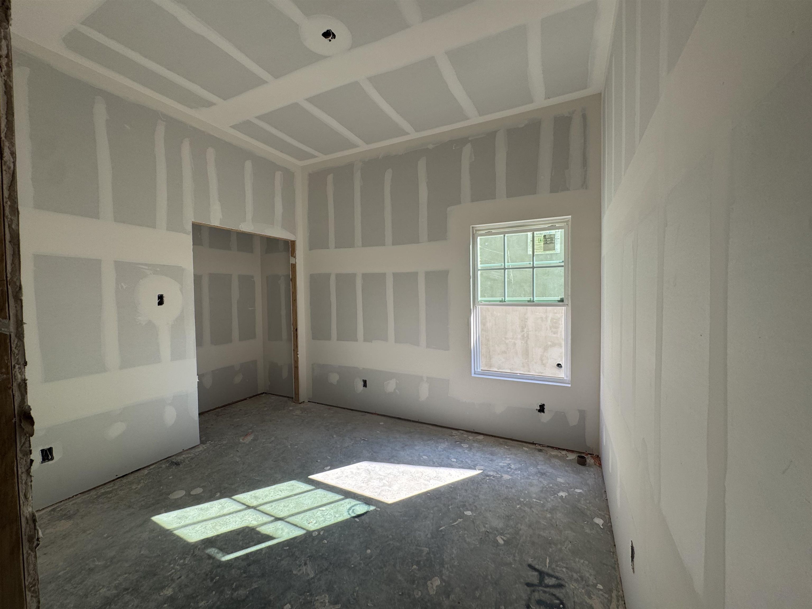 2814 Adamsville. Laredo, TX 78046