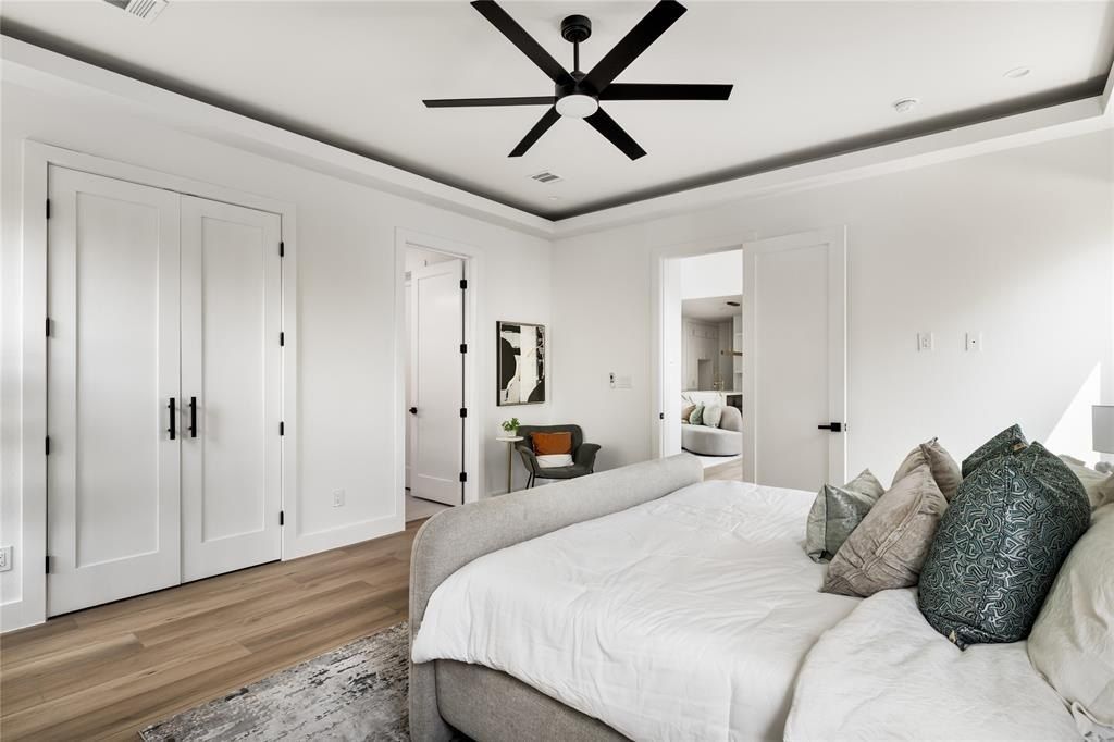 2002 Angelina Drive. Dallas, TX 75212