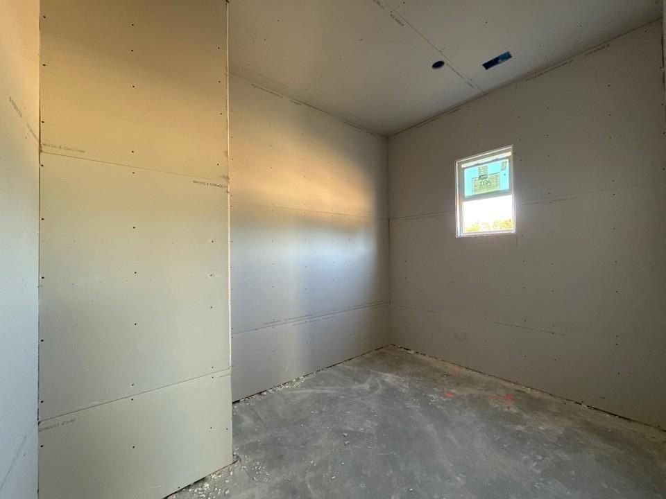 152 Oak Grove Way. Springtown, TX 76082